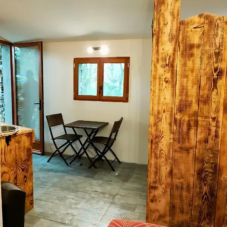 Des Pachous Lodge *